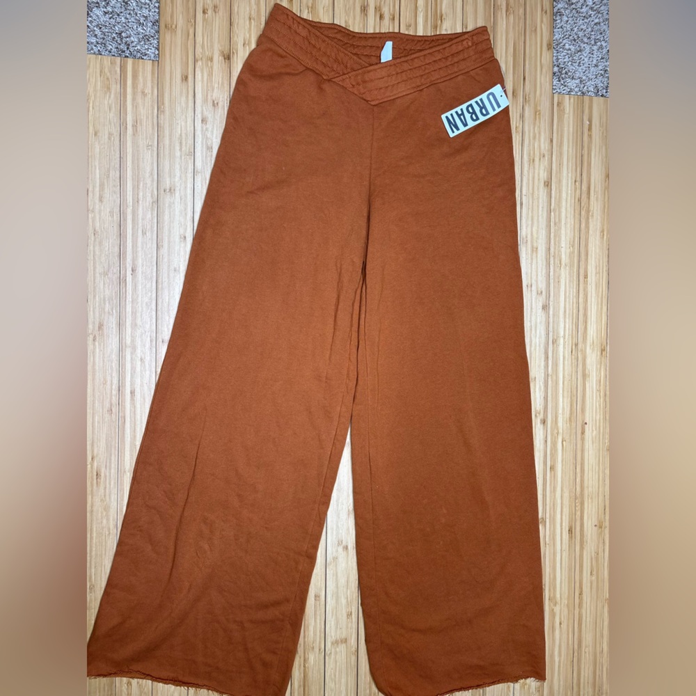 NWT Urban Outfitters Rust Wide-Leg Sweatpants Sz. S